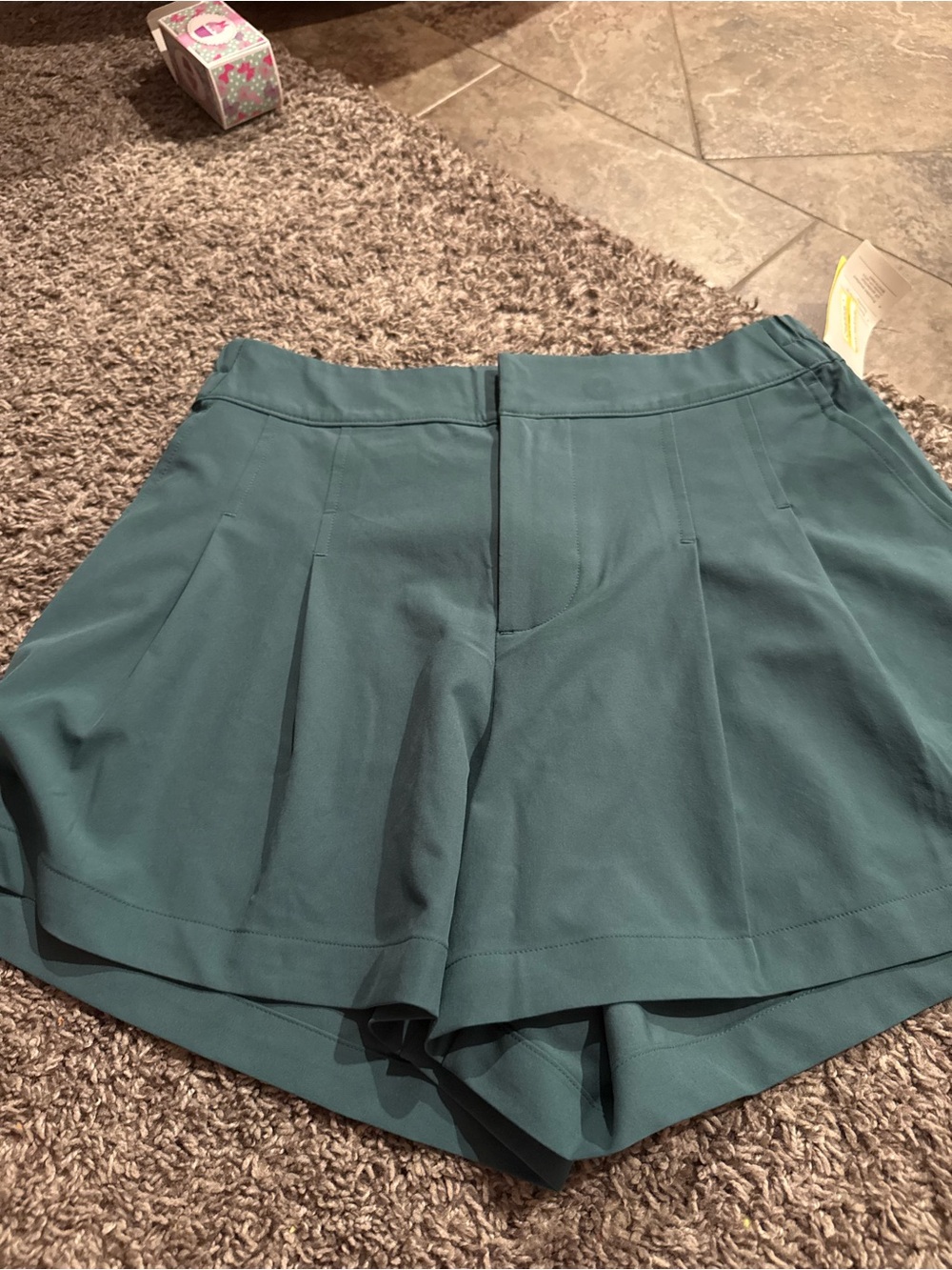 🍋Women’s all in motion green golf shorts